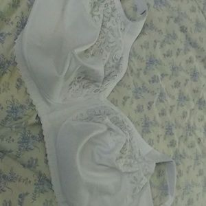 48 J Glamorise bra